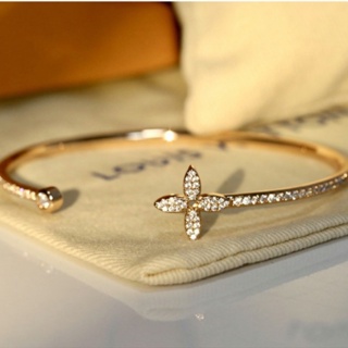 สร้อยข้อมือเหล็กไทเทเนียม ประดับเพชร รูปใบโคลเวอร์สี่แฉก หรู…