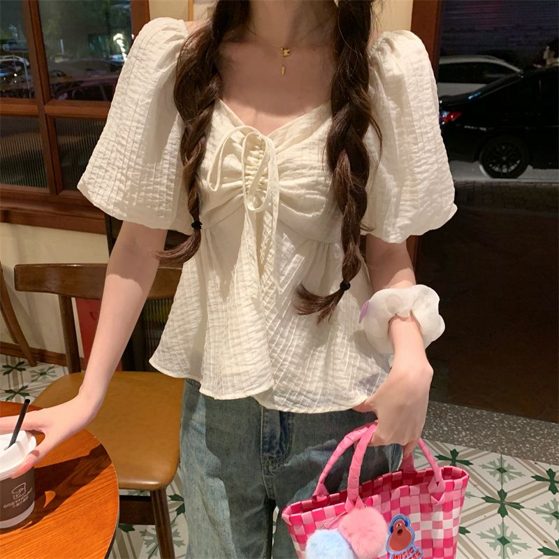 Micki-แขนสั้น สีทึบน่ารักรุ่นสั้นเสื้อแขนสั้นฟอง เวอร์ชั่นเกาหลีมีสไตล์และสง่างามดูผอมบางหวานและมีสไตล์แขนสั้น
