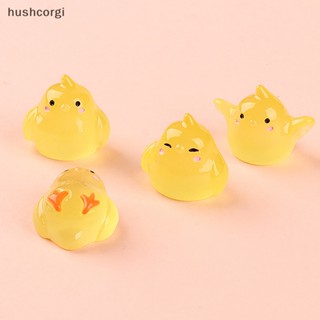 [hushcorgi] ตุ๊กตาไก่เรืองแสงในที่มืด ขนาดเล็ก สําหรับตกแต่งบ้านตุ๊กตา 2 ชิ้น