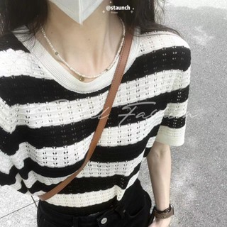 เสื้อยืดแขนสั้นผ้าถักลายทางสีขาวดำ ใหม่หลวมสไตล์เกาหลีนักเรียนคอกลมบางเสื้อยืด