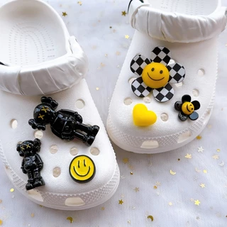 INS Checker Series ชุดหัวเข็มขัดรองเท้า/ปุ่ม Charm อุปกรณ์เสริม DIY สําหรับรองเท้าหัวเข็มขัดตกแต่งรองเท้า