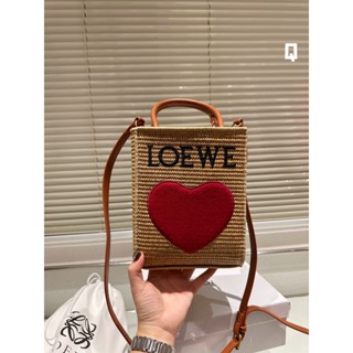 Loewe กระเป๋าถือ กระเป๋าสะพายไหล่ กระเป๋าช้อปปิ้ง ฟางทอ ปักลายโลโก้ เข้ากับทุกการแต่งกาย สําหรับสตรี