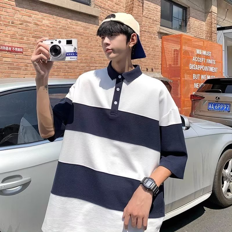 เสื้อโปโล แขนสั้น ลายทาง ทรงหลวม พลัสไซซ์ สไตล์เกาหลี สําหรับผู้ชาย ไซซ์ M-5XL