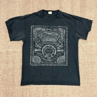 เสื้อเชิ้ต ลาย The Family Values Tour สีดํา ขนาดกลาง สไตล์พังก์ร็อค ยักษ์ 2006