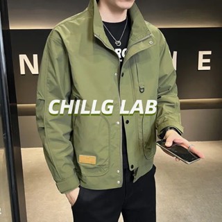 CHILLG LAB เสื้อแจ็คเก็ตผู้ชาย 2023 ฤดูใบไม้ผลิและฤดูใบไม้ร่วงเทรนด์ใหม่แบรนด์หล่อลำลองยืนปกเครื่องมือแจ็คเก็ตผู้ชายเสื้อผ้ายอดนิยม