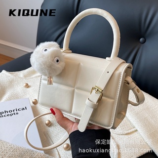 KIQUNE   กระเป๋าสะพาย ข้าง กระเป๋าผู้หญิงสะพายข้าง 2023 new  fashion Korean Style คุณภาพสูง Chic L91TN27 37Z230910