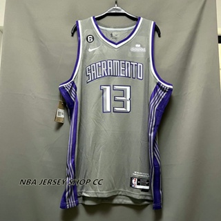 【คุณภาพสูง】ใหม่ ของแท้ NBA Sacramento Kings สําหรับผู้ชาย #13 เสื้อกีฬาแขนสั้น ลายทีม Keegan Murray 2022-23 City Edition สีเทา