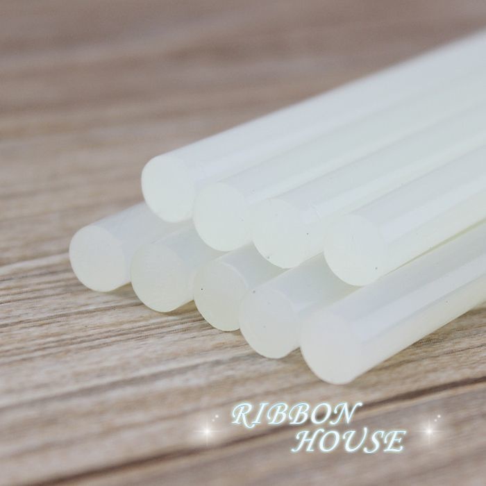 เทปกาวร้อน ละลายสีขาวใส (7 มม. X 200 มม.) สําหรับปืนกาว 10 ชิ้น/ชุด