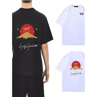 Yohji Yamamoto Y3 เสื้อยืดคอกลม แขนสั้น ผ้าฝ้ายแท้ พิมพ์ลายภูเขาไฟฟูจิ ทรงหลวม สไตล์ญี่ปุ่น แนวสตรีท เหมาะกับฤดูร้อน สําหรับผู้ชาย และผู้หญิง