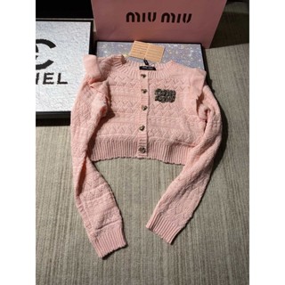 GVMA MIU MIU 2023 sweet style heavy industry rhinestone letter decoration hollow-out lace sleeve knitted all-match top