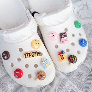 12 ชิ้น INS ใหม่ แวววาว M&amp;M ช็อคโกแลต ถั่ว Crocs DIY Jibbitz เสน่ห์ ปุ่ม แฟชั่น  อุปกรณ์เสริม#M ชุดถั่ว