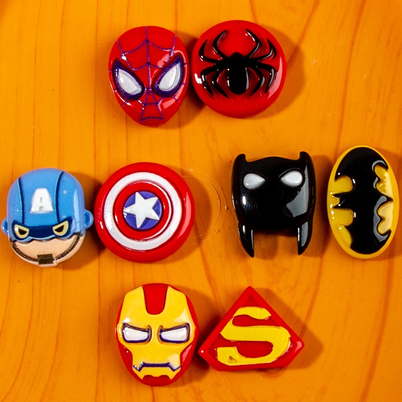 10 ชิ้น Mini Hero เรซิ่น Charms สําหรับ DIY (2-151)