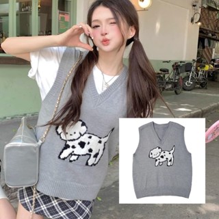 พร้อมส่ง  เสื้อกั๊กไหมพรมแขนกุด คอวี ปักรูปน้องหมาลายจุด งานโอเวอร์ไซต์