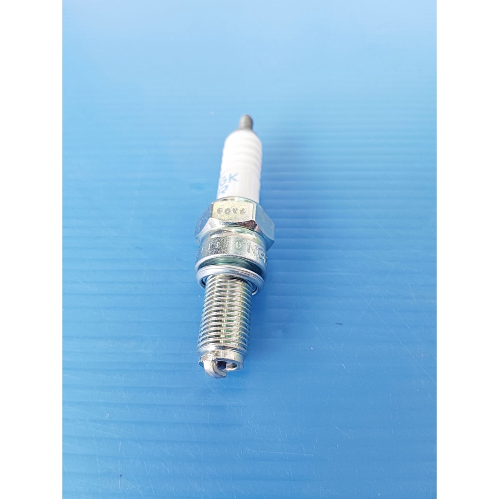 94700-00318หัวเทียน(CR9E)แท้YAMAHA YZF,R15, M-Slaz อะไหล่แท้YAMAHA()1ชิ้น
