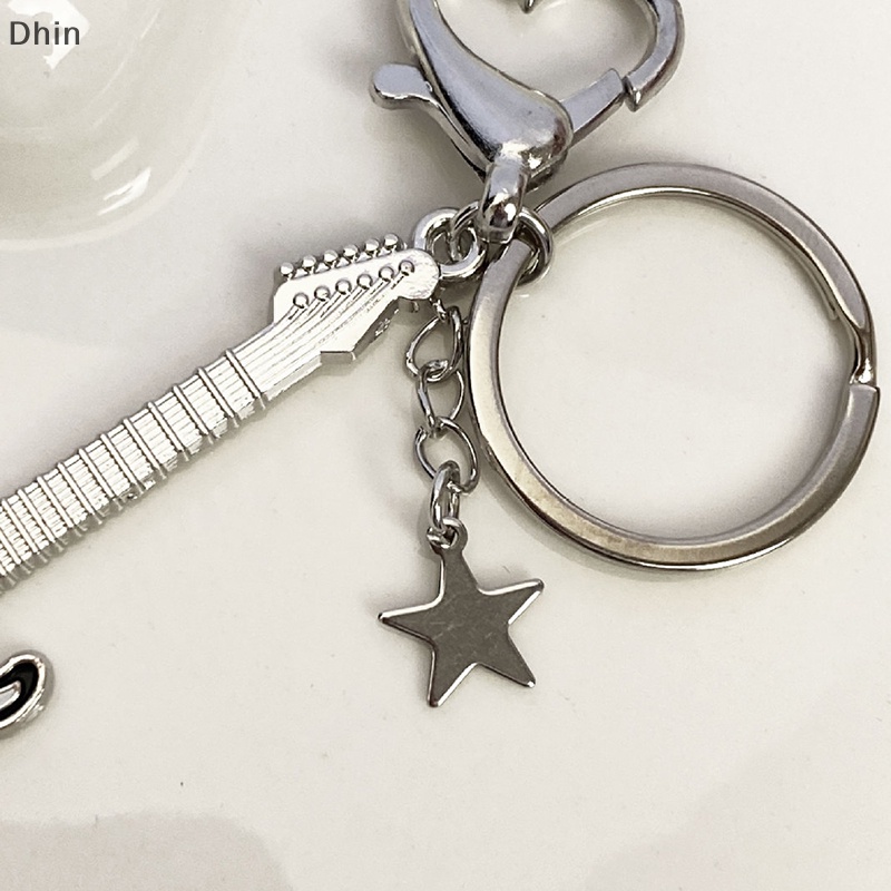 [Dhin] Y2k Black And White Guitar Love Heart Star Key Chain for Women Sweet Cool Trend Fashion Pendant Vintage Aesthetic Accessories Gift COD