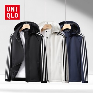 UNIQLO เสื้อแจ็กเก็ตกันลมลําลอง มีฮู้ด ลายทาง สามแถบ แบบทันสมัย เหมาะกับฤดูใบไม้ร่วง สําหรับผู้ชาย ไซซ์ M - 5XL