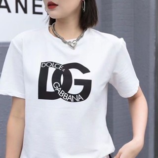 Dolce GABBANA เสื้อยืดแขนสั้น ผ้าฝ้าย 100% พิมพ์ลาย DG ทรงหลวม โอเวอร์ไซซ์ สําหรับผู้ชาย ผู้หญิง