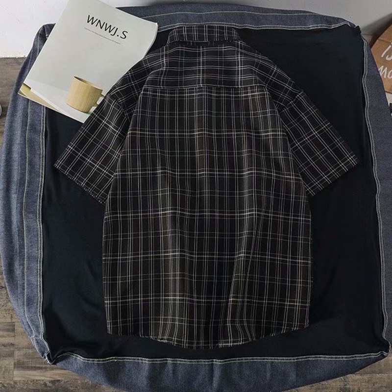 IELGY เสื้อเชิ้ตผู้ชายบางส่วนแขนสั้นเสื้อลายสก๊อตสีขาวหลวมสบายๆสไตล์เกาหลีอินเทรนด์ทุกการแข่งขันครึ่งแขน