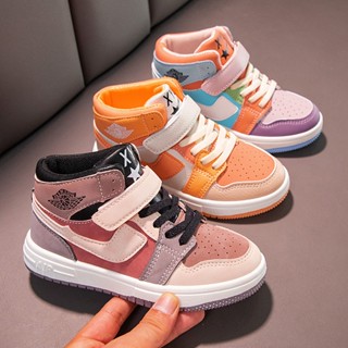 Girls sports shoes autumn and winter new plush and thickened childrens low upper board shoes are popular with boys casual shoes with soft soles