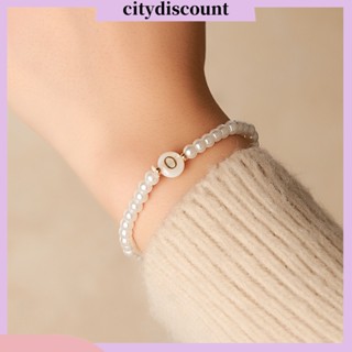 &lt;citydiscount&gt; สร้อยข้อมือลูกปัดไข่มุกเทียม รูปตัวอักษร ปรับได้ สีพื้น เครื่องประดับ สําหรับผู้หญิง