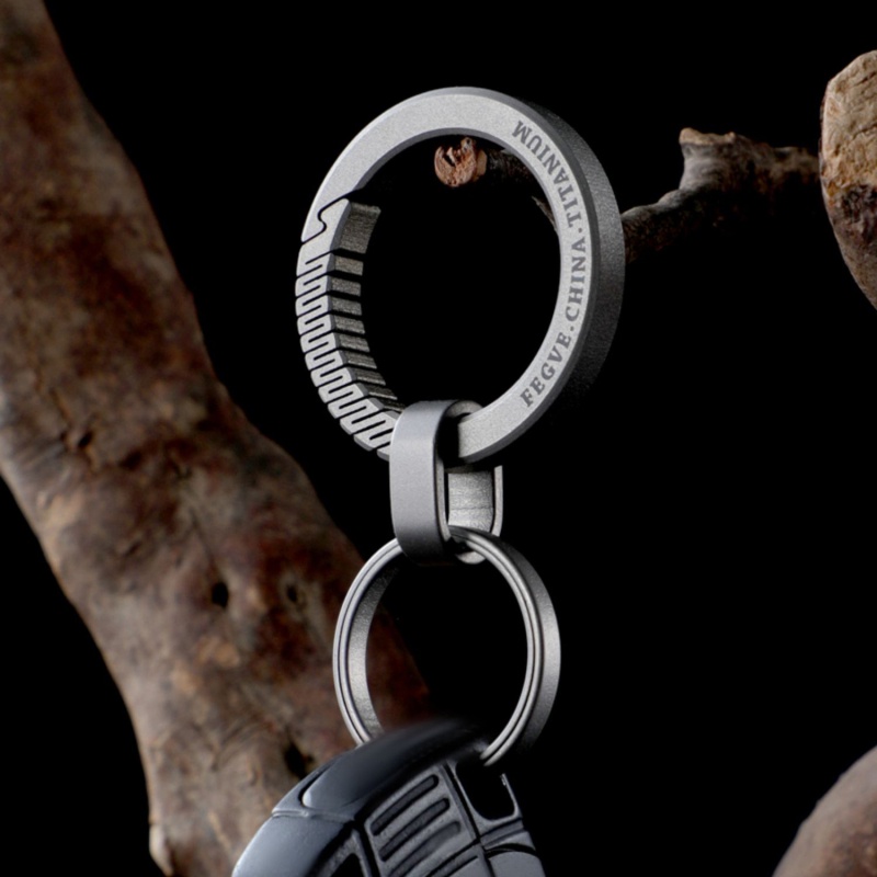 Cnedc 360 ° พวงกุญแจรถยนต์ โลหะผสมไทเทเนียม แบบหมุนได้ แบบเรียบง่าย สไตล์สร้างสรรค์ สําหรับผู้ชาย - รูปที่ 4