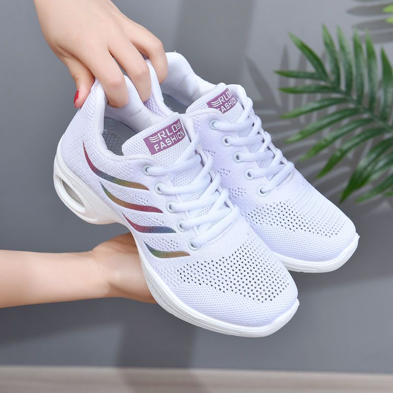 รองเท้าเต้นรําสี่เหลี่ยมตาข่ายรองเท้าเต้นรํากลวงระบายอากาศกีฬาผีเดินรองเท้าเต้นรําบินทอกะลาสีแจ๊ส cx