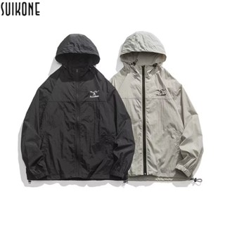 Suikone 【COD】เสื้อโค้ทผู้ชายแฟชั่นลำลองเสื้อผ้ากันแดดคู่รุ่นกันแดดกีฬามีฮู้ดแจ็คเก็ต