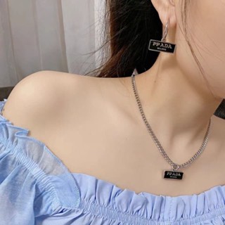 สร้อยคอโซ่ จี้โลโก้ตัวอักษร P Choker เหล็กไทเทเนียม กันน้ํา ไม่เป็นสนิม เครื่องประดับหรูหรา สําหรับผู้ชาย และผู้หญิง