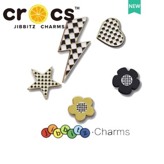 jibbitz crocs แท้ บักเกิลโลหะ รูปหมากรุก สําหรับตกแต่งรองเท้า crocs DIY