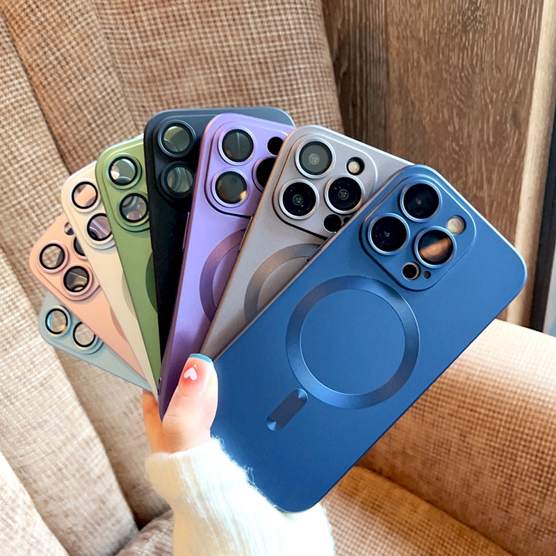 เคสชาร์จแม่เหล็ก ซิลิโคน สีเมทัลลิก พร้อมฝาครอบเลนส์กล้อง สําหรับ iPhone 14 13 12 11 Pro Max Mac Mag