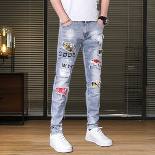 [พร้อมส่ง] กางเกงยีนขายาว ผ้ายืด พิมพ์ลายขาด ขนาดเล็ก อินเทรนด์ฤดูใบไม้ผลิ และฤดูร้อน สําหรับผู้ชาย [พร้อมส่ง]