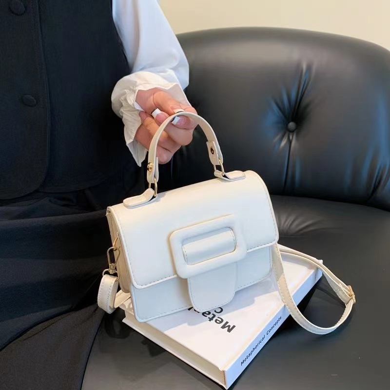 【พร้อมส่ง】miss bag fashion กระเป๋าสะพายข้าง  กระเป๋าผู้หญิง สไตล์ เกาหลี แบบเก๋ๆ รุ่น D-1424