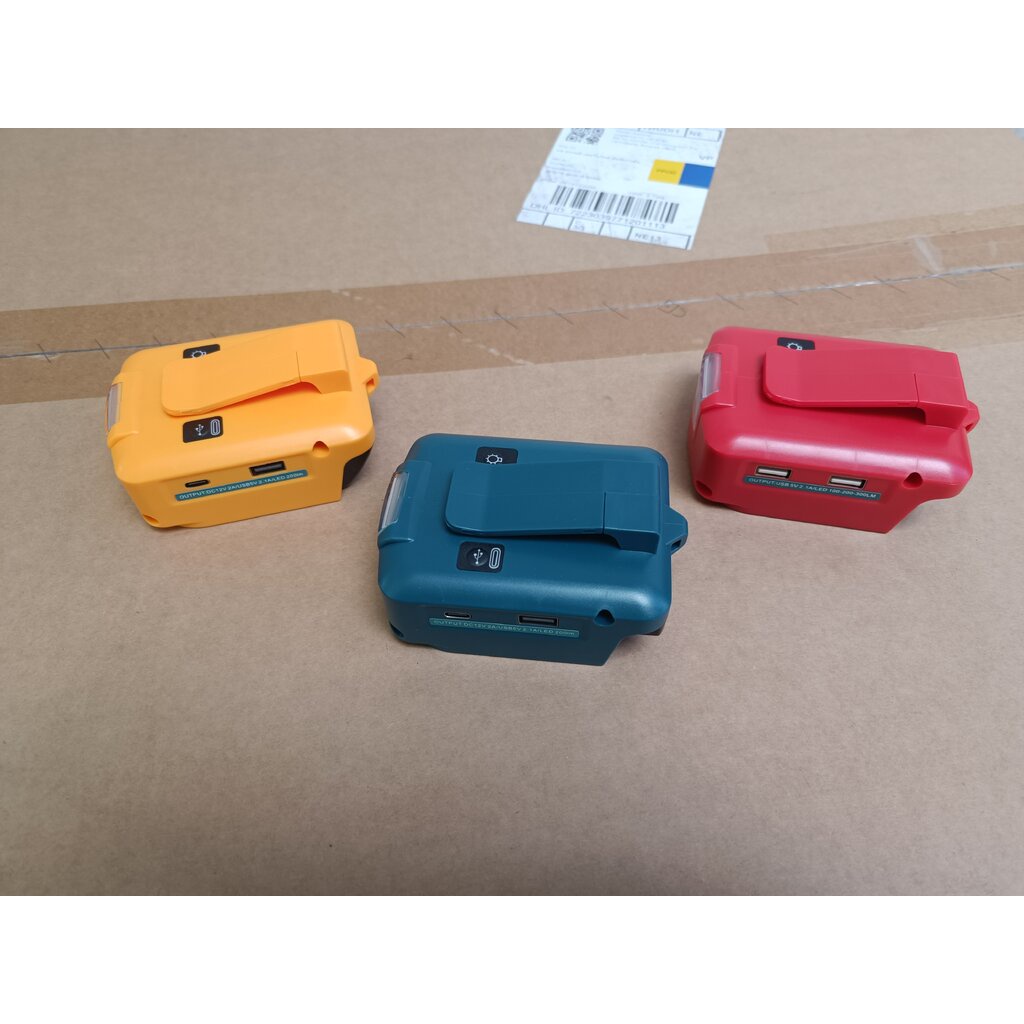 ตัวแปลงแบต Makita Dewalt Milwaukee อเด็บเตอร์ USB ทำเป็น Power Bank USB 2.1A + Type-C18W +LED 3W(300LM) +12VDC