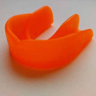 ฟันยาง ยางกันฟัน นักมวย อย่างดี / สีส้ม Mouth Guard boxing