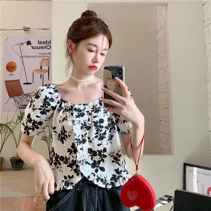 Crush เสื้อเชิ้ตแขนสั้นคอสแควร์ลายดอก สไตล์เกาหลี thumbnail 7
