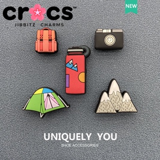 Jibbitz crocs charms หัวเข็มขัดรองเท้า อุปกรณ์เสริมรองเท้าแคมป์ปิ้ง ชุดการ์ตูนเต็นท์ขวดน้ํา DIY สนุกตกแต่งหัวเข็มขัด