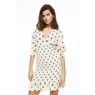 H&amp;M  Woman Puff-sleeved smocked dress 1145647_1