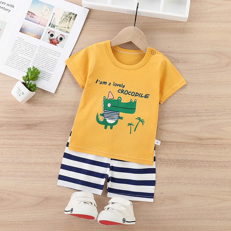 พร้อมส่ง ชุดเสื้อแขนสั้น กางเกงขาสั้น ผ้าฝ้ายแท้ ขนาดเล็ก ลายการ์ตูน 73-130 ซม. สําหรับเด็กผู้ชาย และเด็กผู้หญิง