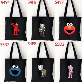 Kaws X Sesame Street Elmo กระเป๋าถือ กระเป๋าสะพายไหล่ ผ้าแคนวาส ลายการ์ตูน ทรงโท้ท 8LEJ