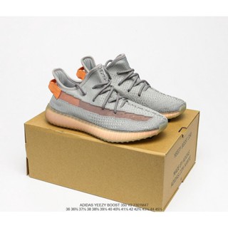 【ฟรีถุงเท้า】รองเท้าผ้าใบ รองเท้าวิ่ง UA True Form Yeezy Boost 350 v2 สําหรับผู้ชาย ผู้หญิง ไซซ์ 36-48 ส่งฟรี IE5V