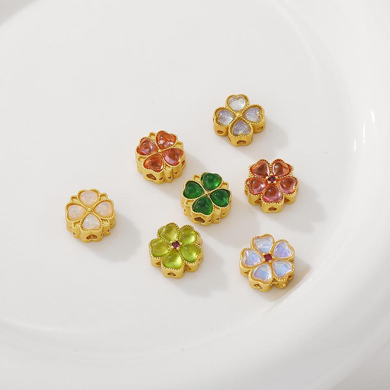 Spacer ลูกปัด 18k สี Retention Matte Gold ฝังตาแมว Four-leaf Clover ดอกไม้ทําด้วยมือ diy