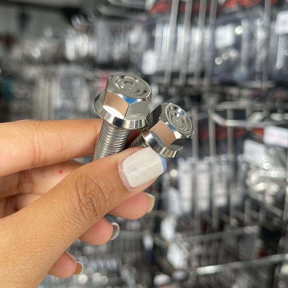 น็อตตัวผู้ยึดโช้ค W125อามปลาวาฬ/อามเนียม 1ชุดได้2ตัว (หัวจี้ลายเหลี่ยม) // NB_Motor