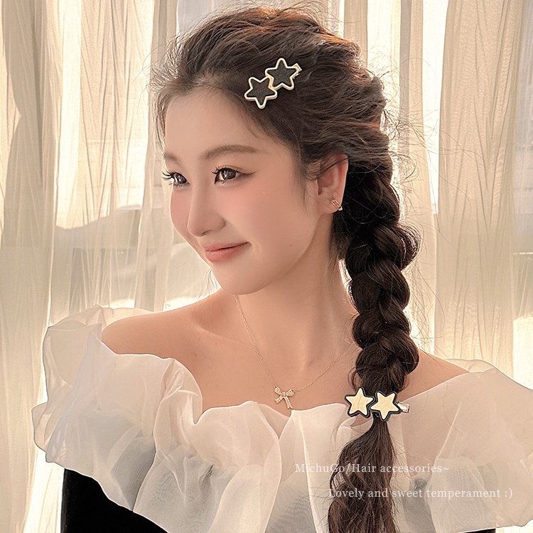 กิ๊บติดผม รูปดาวห้าแฉก เข้ากับทุกการแต่งกาย แบบเรียบง่าย สไตล์เกาหลี สําหรับผู้หญิง มีสีดํา สีขาว