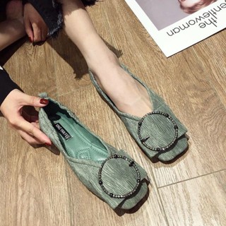 35-44 หลา, รองเท้าคู่เดียว, เชียร์ลีดเดอร์, นางฟ้าหัวแก้วหัวแหวน, รองเท้าสนีกเกอร์