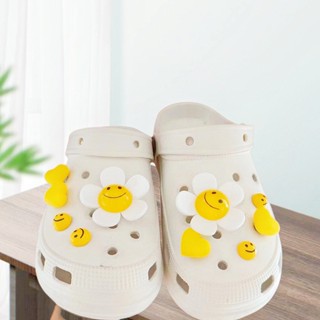 CROCS เครื่องประดับ จี้รูปดอกเดซี่ และดอกทานตะวัน แต่งสายโซ่ สีชมพู สไตล์เกาหลี สําหรับผู้หญิง