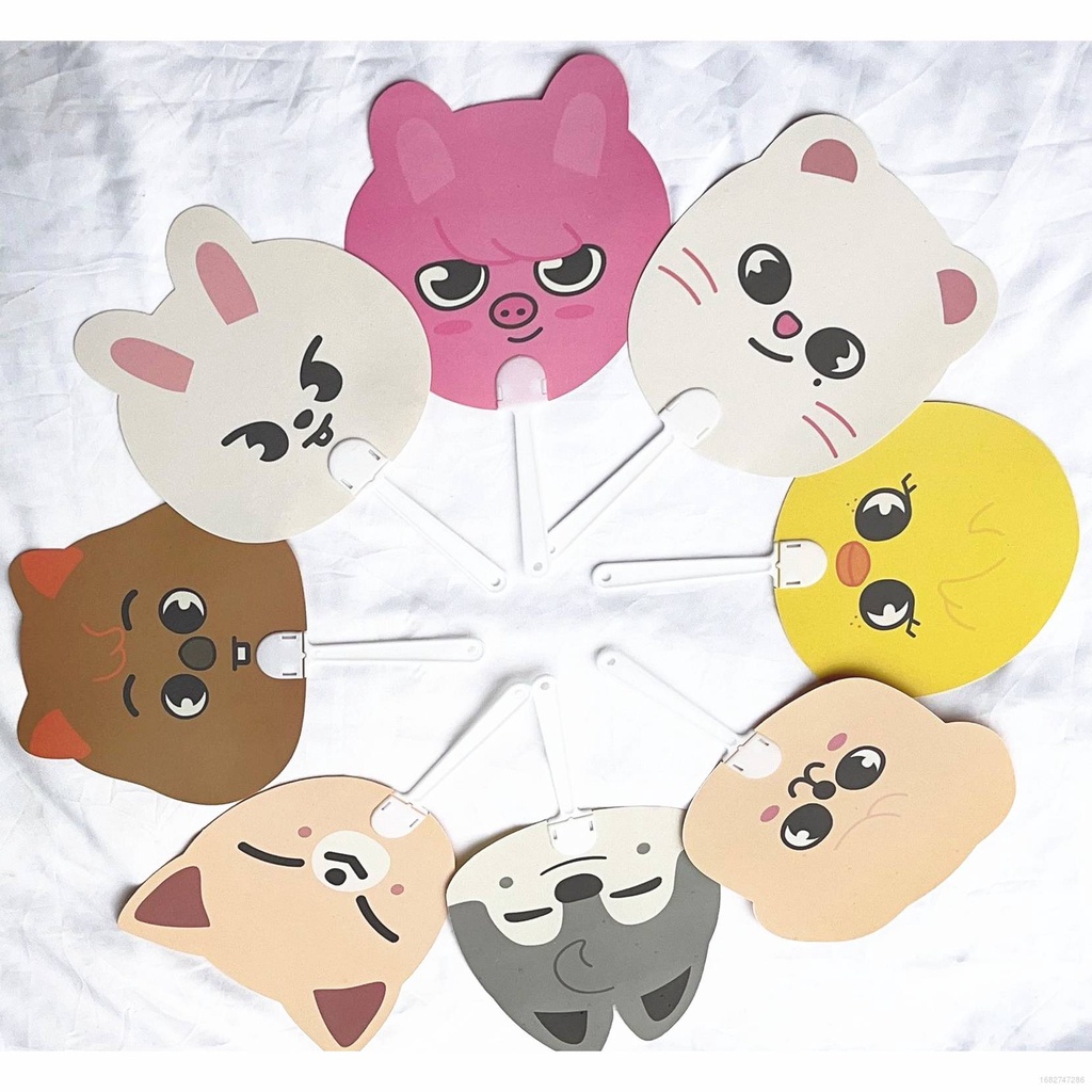 Hand Fans 15 บาท Jason StrayKids SKZOO ของขวัญแฟนการ์ตูน สําหรับเด็กผู้หญิง ฤดูร้อน ที่จําเป็น LEE KNOW BANGCHAN HAN FELIX IN Stray Kids Hobbies & Collections