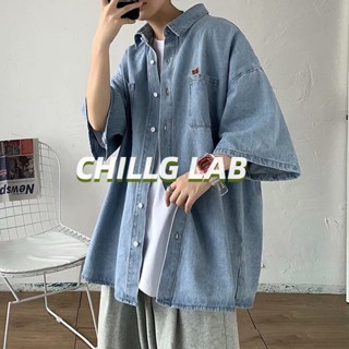 CHILLG LAB เสื้อเชิ้ตสีทึบผู้ชายอินเทรนด์ใหม่แขนห้าส่วนฮาราจูกุขี้เกียจมาตรฐานแนวโน้มเยาวชนที่นิยมยีนส์ฤดูร้อนอารมณ์