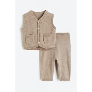 H&amp;M  Boy 2-piece fine-knit gilet and trousers set 1144581_1