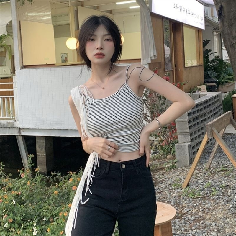 OFF SHOP พร้อมส่ง (OFF-85143) เสื้อสายเดี่ยวไหมพรม ลายทางเล็กๆ ดีเทลเว้าหลังเซ็กซี่เบาๆ - รูปที่ 4