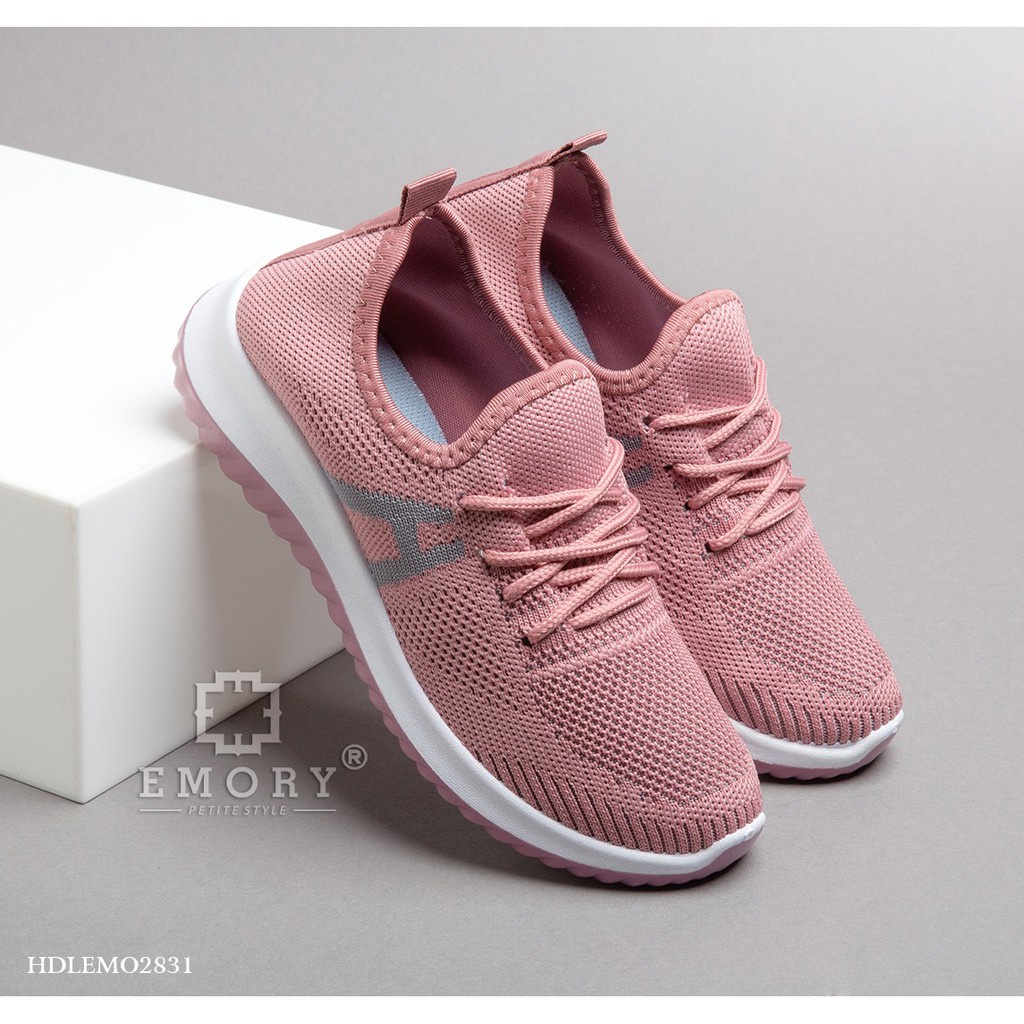 HDLEMO2831 รองเท้าที่ผ่านมา NM